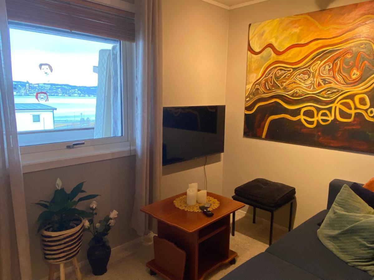 Polar Cozy Apartment - With View And Free Parking 트롬쇠 외부 사진